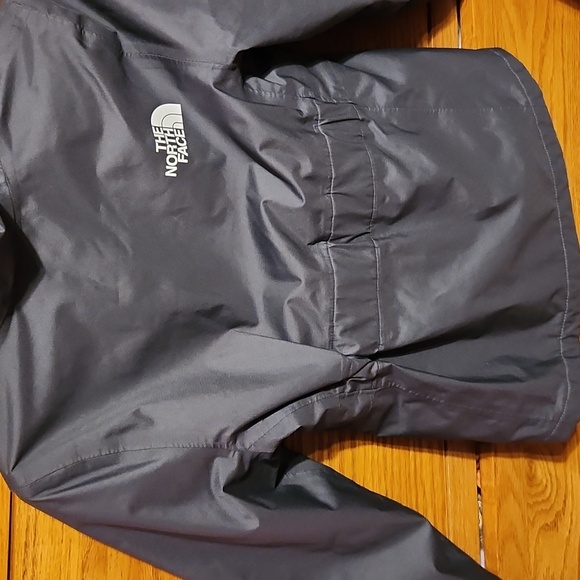 GirlsThe North Face Rain Coat. - Picture 8 of 10